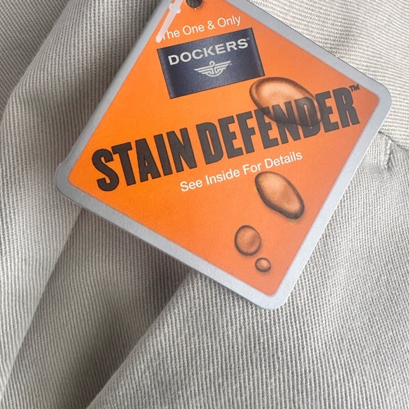 Dockers Go Khaki Stain Defender Size 10 Short - Picture 9 of 10